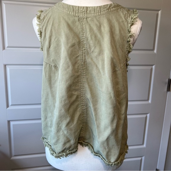 Frayed Sleeveless Open Belly Tank Button Down Olive Green Casual Top MD - Picture 3 of 4
